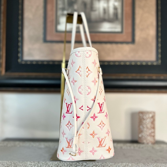 NWT Louis Vuitton Neverfull MM Sunrise Aquarelle SOLD OUT at Louis Vuitton - Picture 5 of 15
